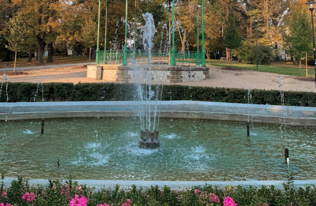 Obnova historické fontány pokračuje