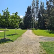 Otvírací doba 17. listopadu.