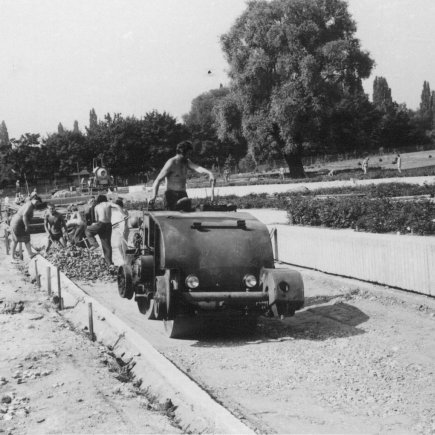 Stavba olomouckého rozária na začátku 70. let 20. století Zdroj: archiv VFO